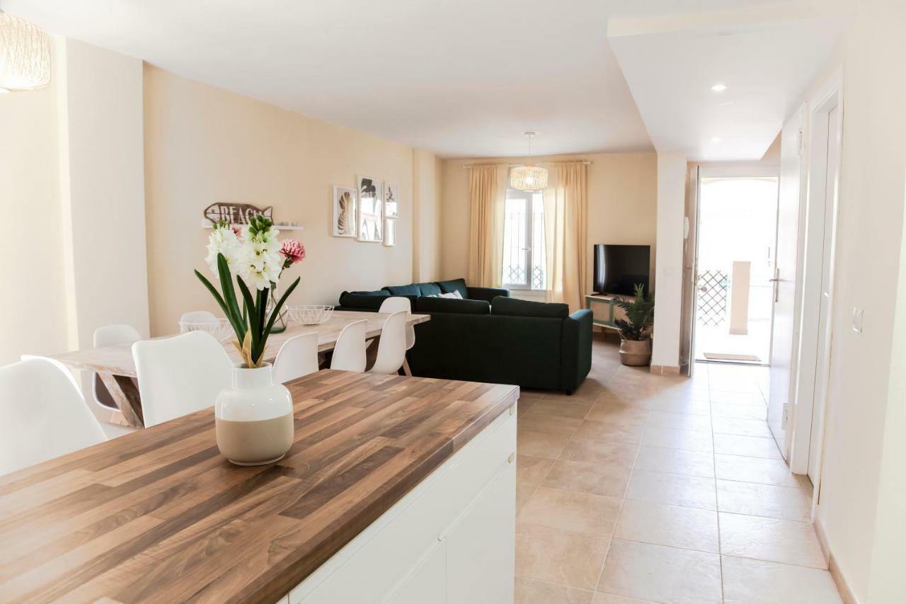 Akutuna - Casa Familiar Con Piscina , Garaje & Pista De Padel Zahara de los Atunes Luaran gambar