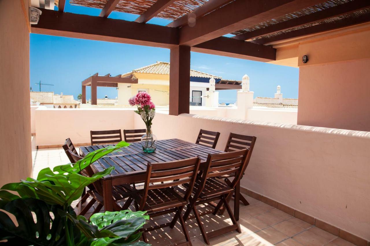 Akutuna - Casa Familiar Con Piscina , Garaje & Pista De Padel Zahara de los Atunes Luaran gambar